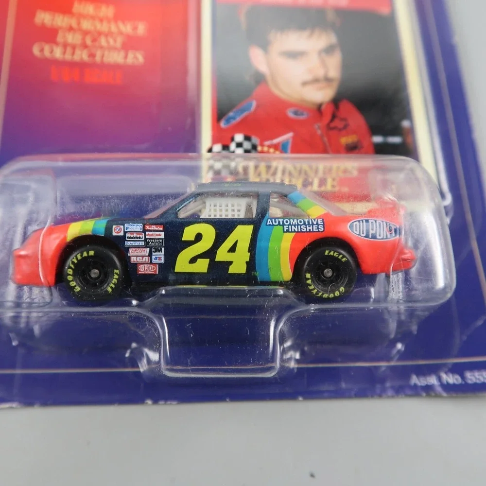 2 Jeff‎ Gordon #24 DuPont Chevrolet Nascar Car 1:64 Lifetime Series w/ Card